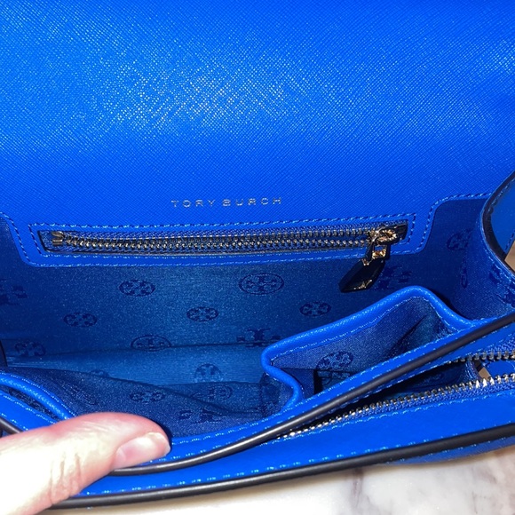 NEW without tags Tory Burch Emerson Crossbody Blue Purse with removable strap - Picture 9 of 12